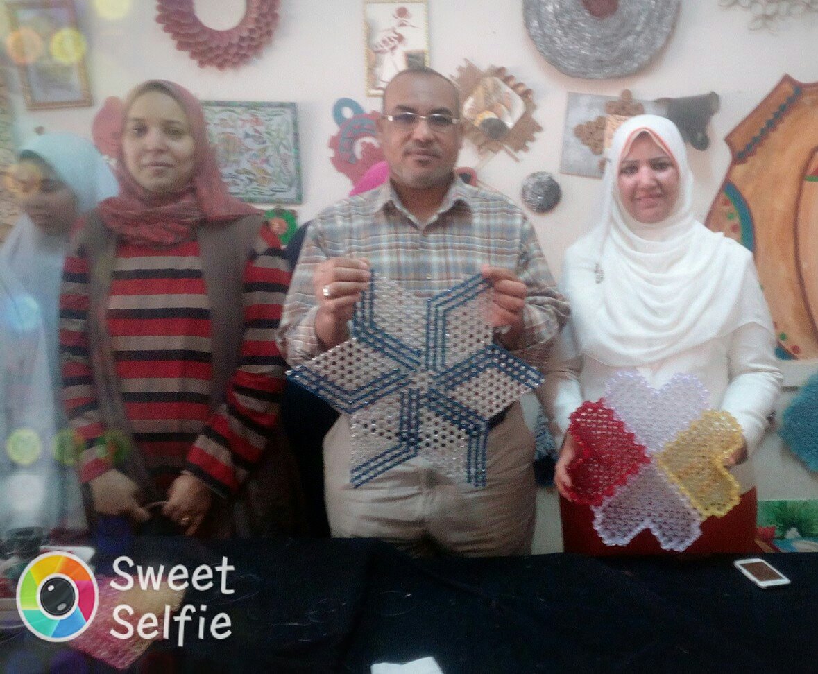 ورشة فنون تشكيلية في معهد فتيات النموذجي الأزهري بقنا