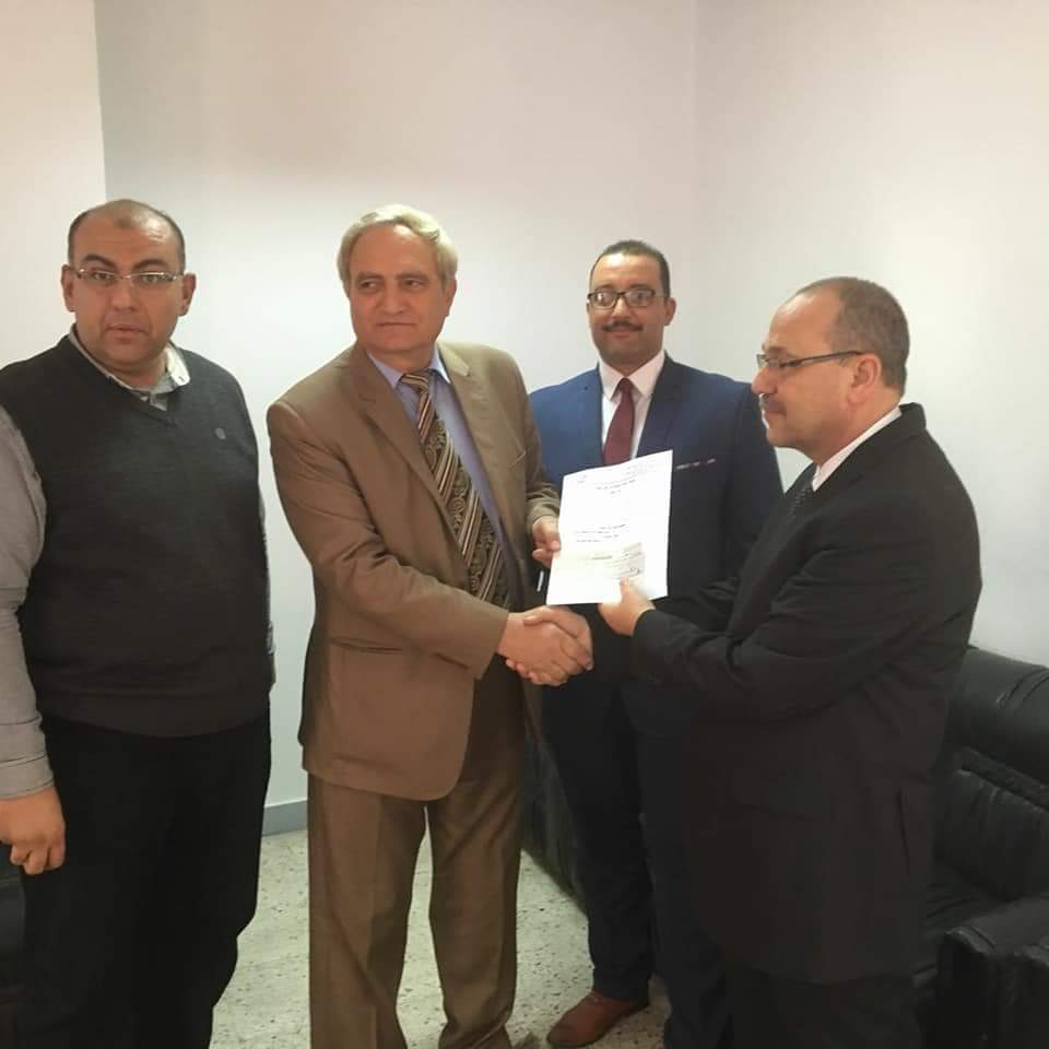 بالصور: وزارة الإسكان بجهاتها المختلفة تواصل تسليم شهادات ”أمان” للعمالة المؤقتة والموسمية