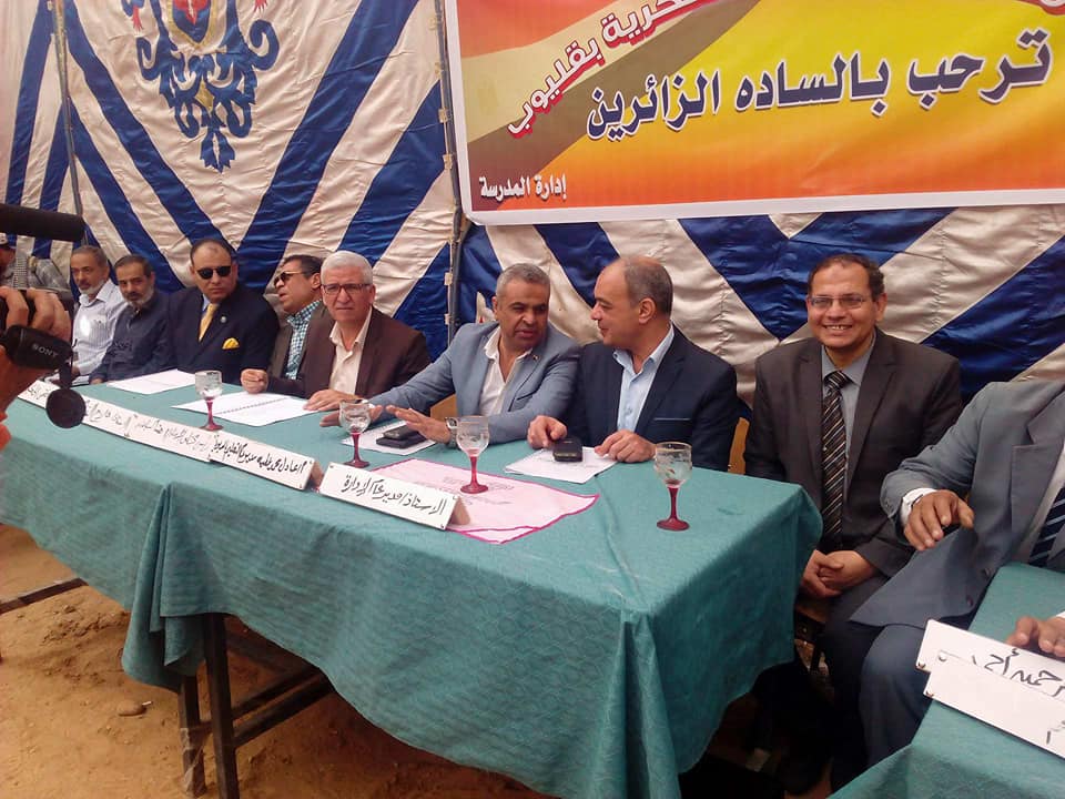 عطيه و الشربيني يشهدان ”الحفل السنوي الختامي لمدرسة التربيةالفكرية”ويكرمان فرسان مادة الرياضيات بتعليم قليوب