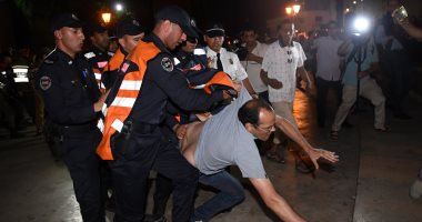 المتظاهرين تشتبك مع الشرطة فى مدينة جرادة المغربية