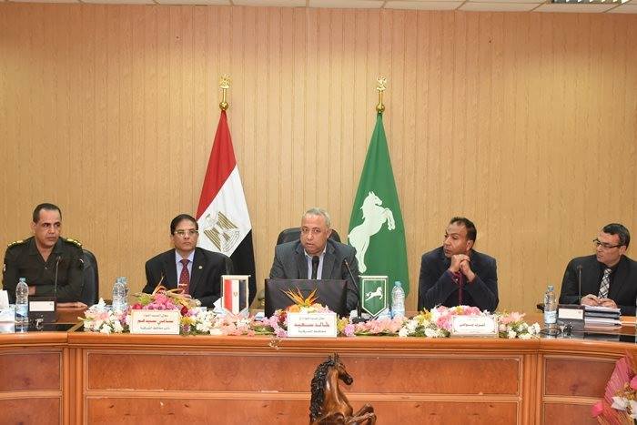 تسليم 4695 عقد عمل للمتعاقدين للعمل بدولة الأردن