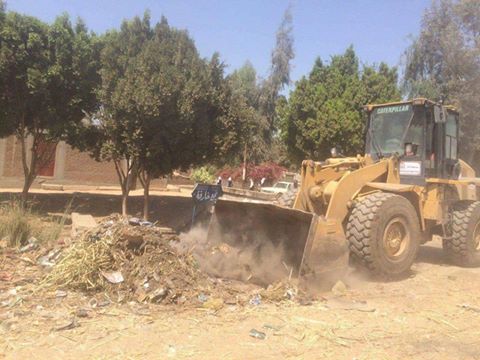 رفع 20 طن مخلفات وقمامة من قريه العسيرات بفرشوط قنا