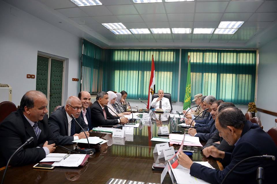 محافظ القليوبية يتأكد من جاهزية جميع المقار الانتخابية