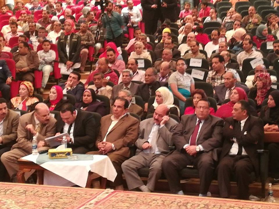 بالصور :مؤتمر جماهيري وحفل غنائي كبير لدعم السيسي بالمنيا