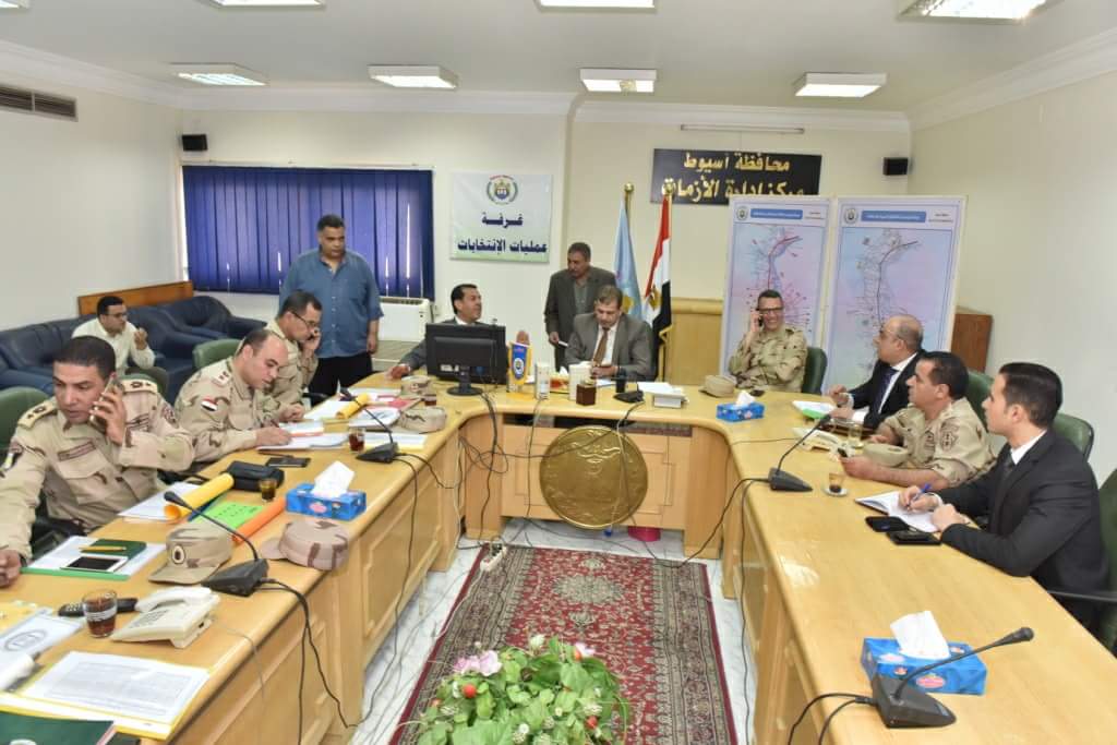بدء عملية التصويت بجميع اللجان الانتخابية بأسيوط