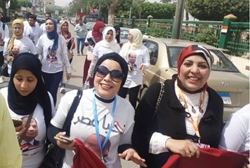 بالفيديو طلبة إعلام المنيا تطوف اللجان لحث المواطنين للمشاركة في الانتخابات