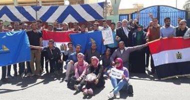 طلبة كلية التربية جامعة دمياط تشارك فى الانتخابات الرئاسية