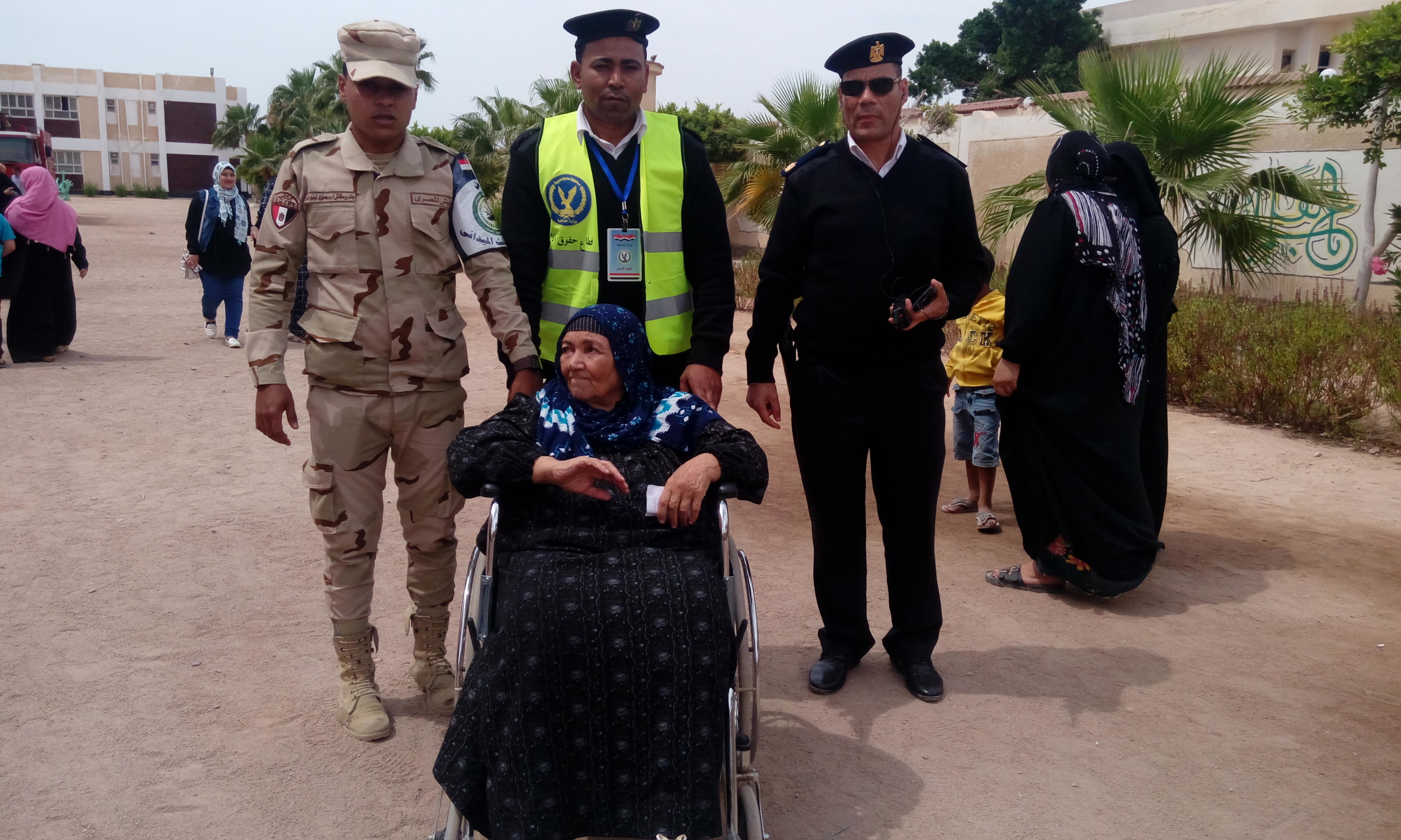 مواطنو جنوب سيناء يدلوا بأصواتهم في ظل وجود أمني كثيف