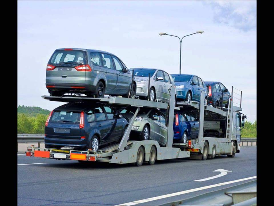 وزير التجارة والصناعة يصدر قراراً بالسماح باستيراد سيارات الركوب الكهربائية المستعملة