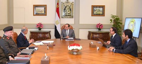 السيسى يشددعلى تغطية الطرق والمحاور الجديدة التي تم إنشاؤها مؤخراً بشبكات الهاتف المحمول