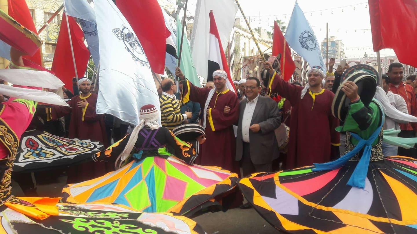 شعبية غزل المحلة تشارك المواطنين فرحتهم بفوز السيسى فى الانتخابات الرئاسية