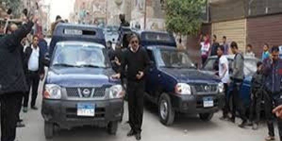 مداهمة مخزن مواد غذائية بدون ترخيص فى الإسكندرية