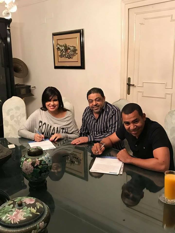 بالصور،،فيفي عبده تتعاقد مع قناة النهار لتقديم برنامج لمة العيلة خلال رمضان المقبل،