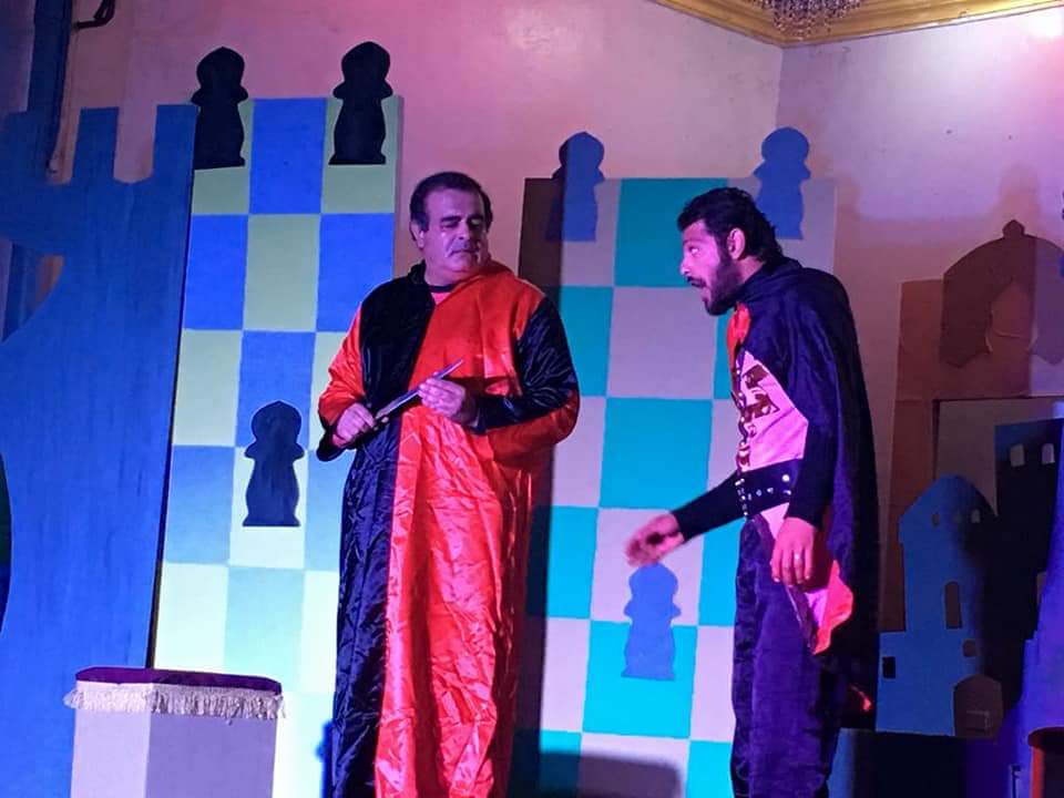 فرقة سماد طلخا تتالق بعرضها المسرحى لعبة الحب والثورة بثقافة الدقهلية