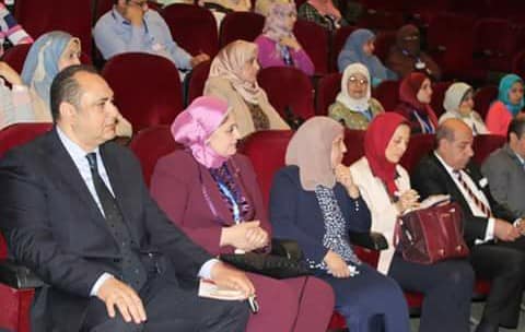 صيدلة المنصورة تنظم ورشة عمل عن التغذية الاكلينيكية 