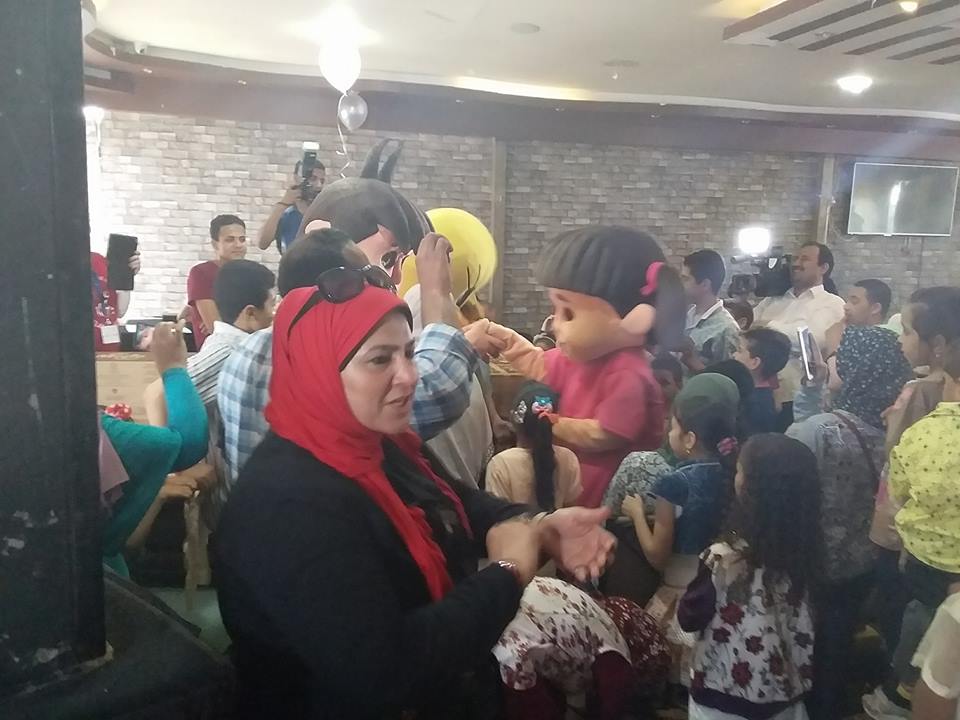 بالصور رابطة المرأة تحتفل بيوم اليتيم بأسيوط علي ضفاف النيل