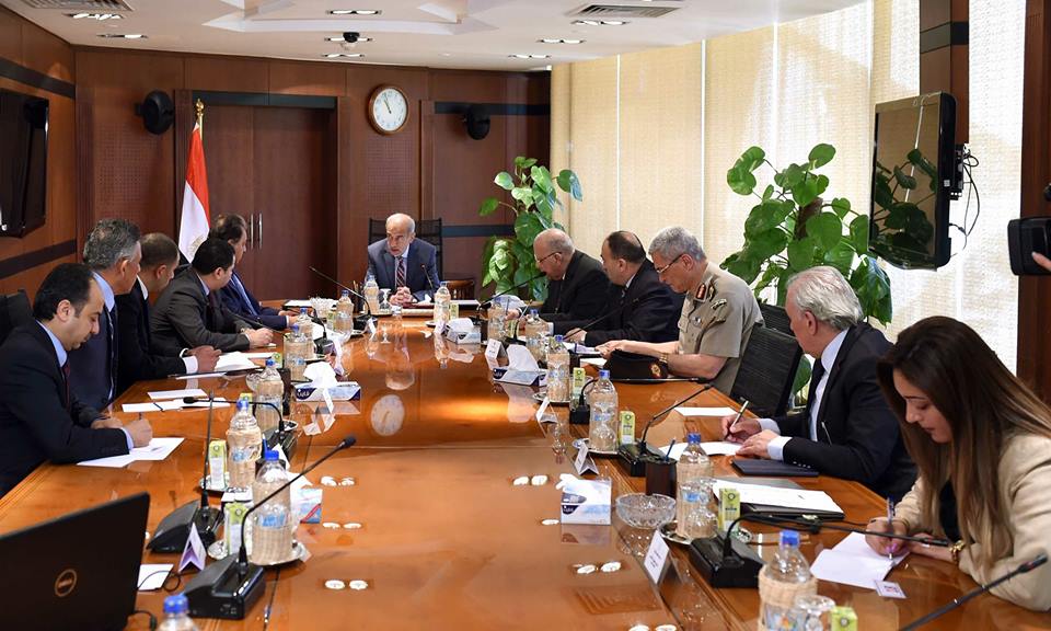 رئيس الوزراء يشدد على اهتمام الدولة بتطوير قطاع صناعة الدواء