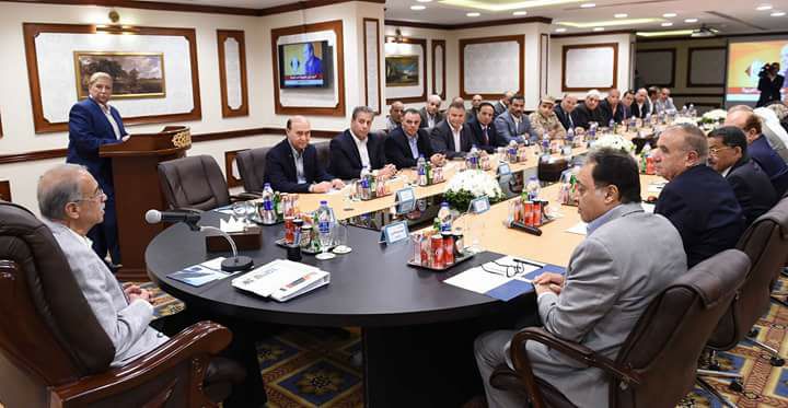 رئيس مجلس يشيد بالمشروعات الكبرى الجارى تنفيذها بالإسماعيلية
