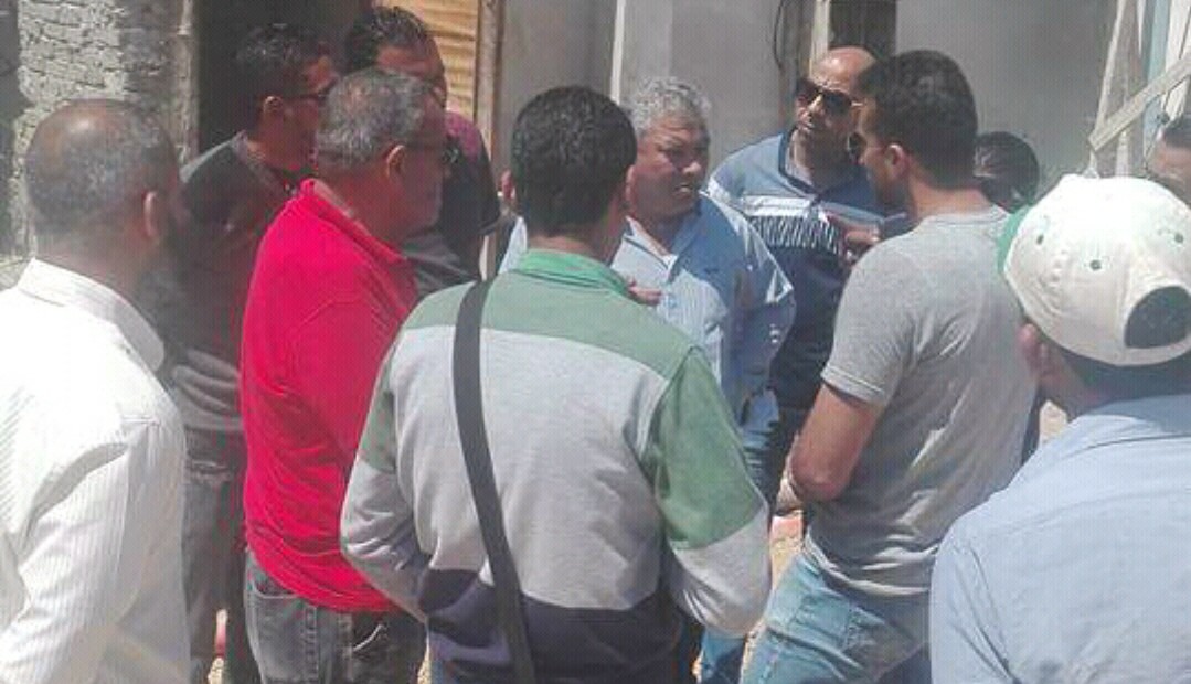 مدير عام صرف العامرية يتابع حل ما يعوق أهالى المنطقة بالأسكندرية