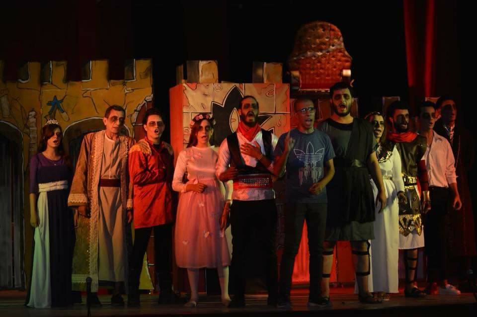 استمرار مسرحية سور الصين بحضور ماهر كمال رئيس اقليم القناه وسيناء الثقافى