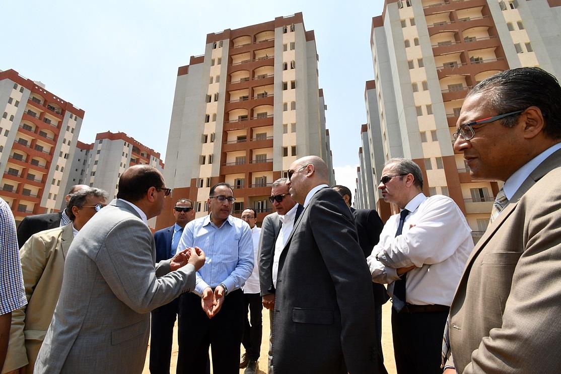 وزير الإسكان يتابع خطوات الانتهاء من تنفيذ 7440 وحدة سكنية بمشروع الأسمرات