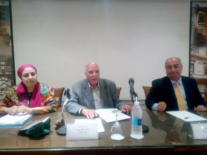 المثقفون يؤكدون أن الأخلاق نتاج التربية وليست مجرد عادة