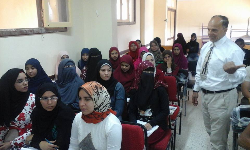 قوافل وزارة الشباب والرياضة التعليمية المجانية بمحافظة الوادي الجديد