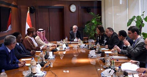 رئيس الوزراء يلتقى و وزراء الخدمة المدنية العرب