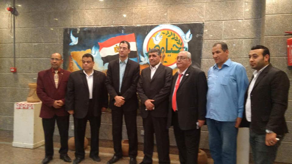 منيا القمح تكرم العمال المثاليين في عيدهم