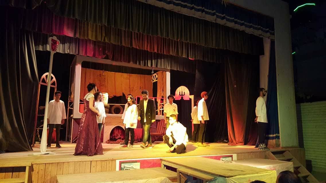 مسرح قصر المحلة يشهد العرض المسرحي  ”مشعلو الحرائق ”خلال ١٠ ايام