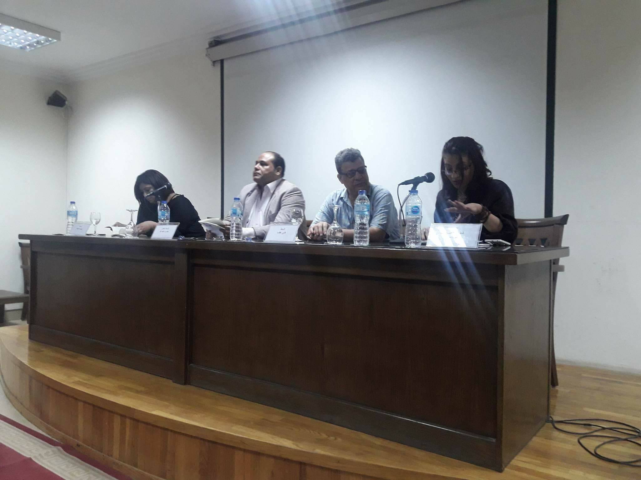 النقاد يؤكدون أن المجموعة القصصية ” تمر الآن” تبشر بكاتبة حقيقية