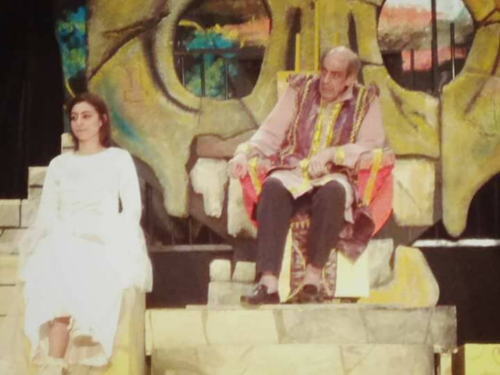 العرض المسرحي الكومبارس علي مسرح قصر ثقافة منيا القمح