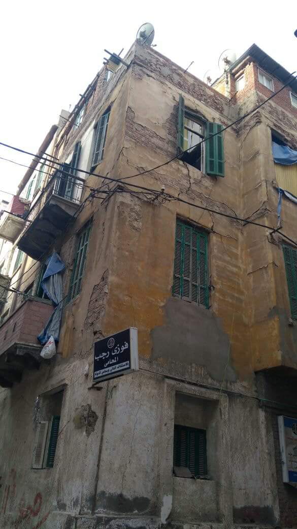 محافظ الإسكندرية : إنهيار أسقف عقار قديم بمنطقة محرم بك وتكليف جميع الأجهزة بالتعامل الفوري مع الحادث