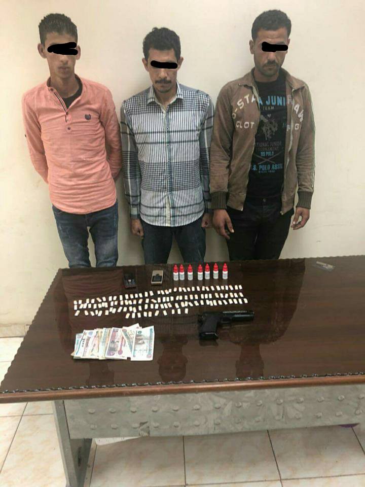 ضبط 3 أشخاص بحوزتهم 113 جرام هيروين وسلاح نارى بزفتى بالغربية
