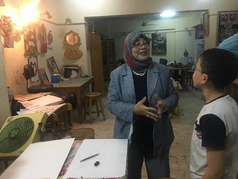 أبو النجا تشجع البراعم المبدعه  على هامش مهرجان نادى أدب ثقافة المنيا
