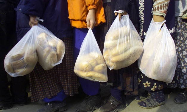 وزارة البيئة تحث المواطنين على استخدام أكياس بلاستيكية أقل