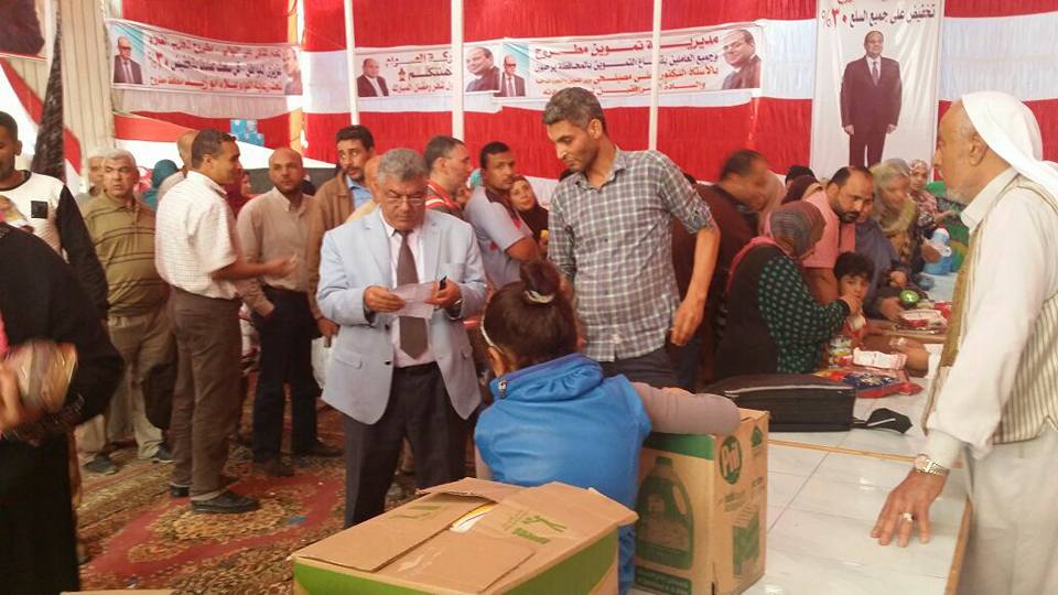 محافظة مطروح تشهد حشود كثيفة للمواطنين علي منافذ السلع الأساسية