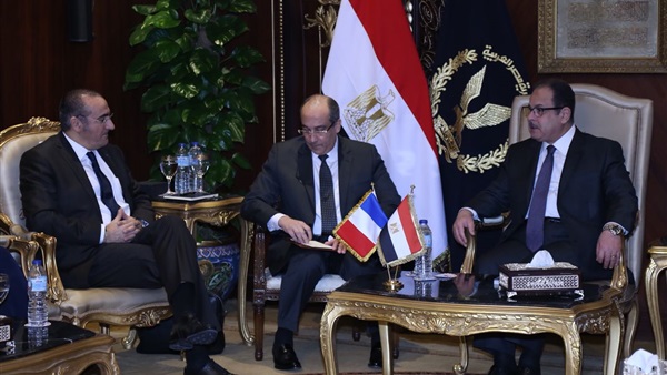 مجدى عبد الغفار يستقبل رئيس جهاز الأمن الداخلى بوزارة الداخلية الفرنسية