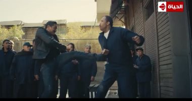 سليم الأنصارى يلقن المساجين علقة ويثبت وجوده في كلبش 2