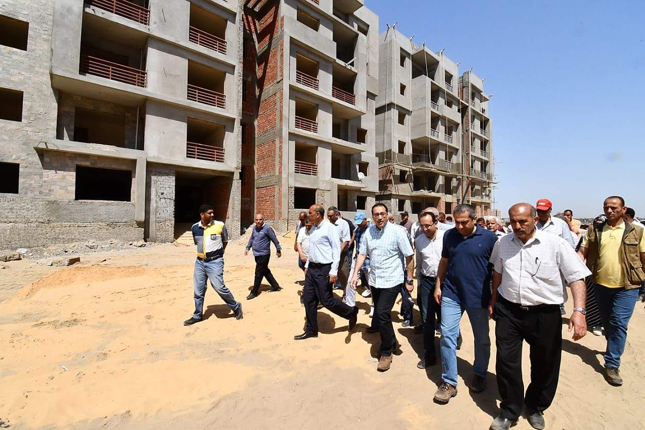 وزير الإسكان يتفقد وحدات مشروع ”سكن مصر” و”دار مصر”بمدينة دمياط الجديدة