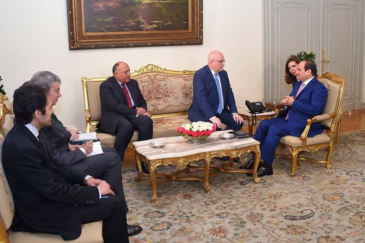 السيسى يستقبل فولكر كاودر زعيم الأغلبية البرلمانية في البرلمان الاتحادي الألماني