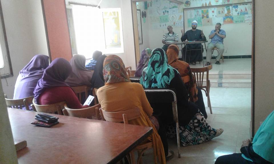 إحترام الكبير والعطف على الصغير بثقافة مشتول السوق