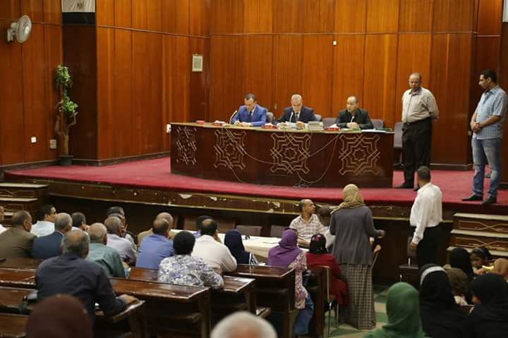 الهجان يعقد اللقاء الإسبوعى المفتوح لبحث شكاوى وطلبات  المواطنين بقنا