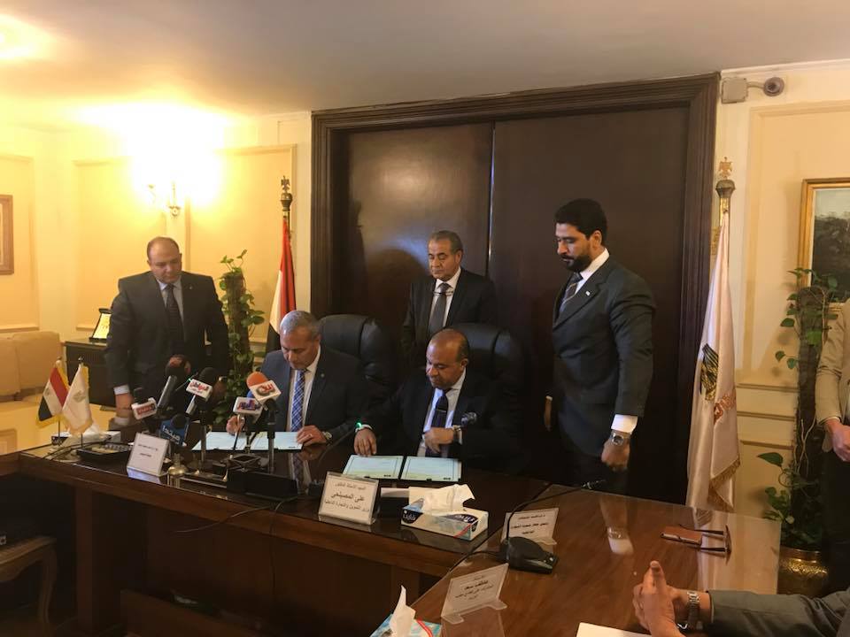 توقيع بروتوكول تعاون بين « تنمية التجارة» و «محافظة السويس» لإنشاء مناطق لوجستية