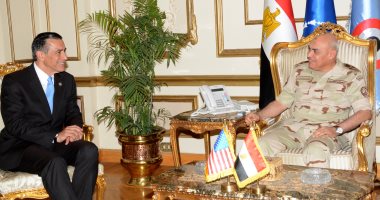وزير الدفاع يؤكد عمق العلاقات خلال لقاءه مع وفد الكونجرس الأمريكى