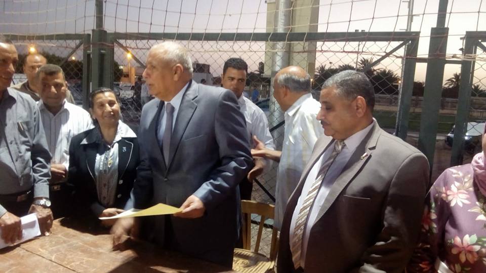 القومي للمرأة بالوادي الجديد يسلم شهادات أمان لسيدات مركز بلاط