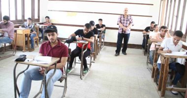 وصول أوراق أسئلة الثانوية العامة لمركز التوزيع بالأسكندرية