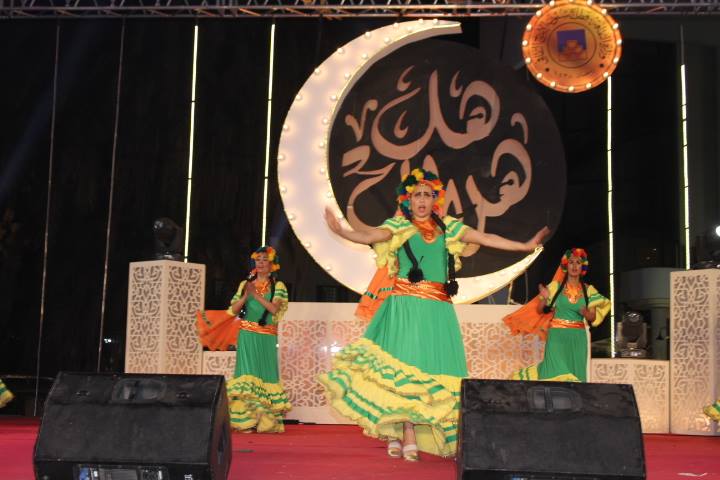 ”هل هلالك” تواصل فعالياتها بساحة الهناجر مسرح الميدان