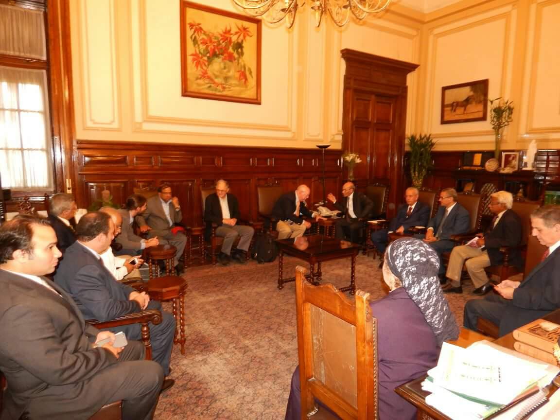 ”البنا” يبحث مع تحالف الجامعات الأمريكية إنشاء مركز للتميز العلمي في مجالات الزراعة والري والطاقة في مصر