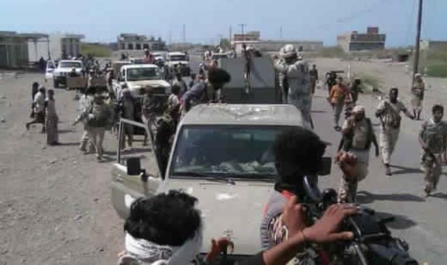 بالفيديو .. الحديدة اليمنية تشهد هروب الحوثيين من شوارعها وأسر العشرات منهم